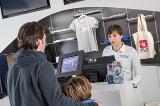 01022017 Z8i2127ifly Desk